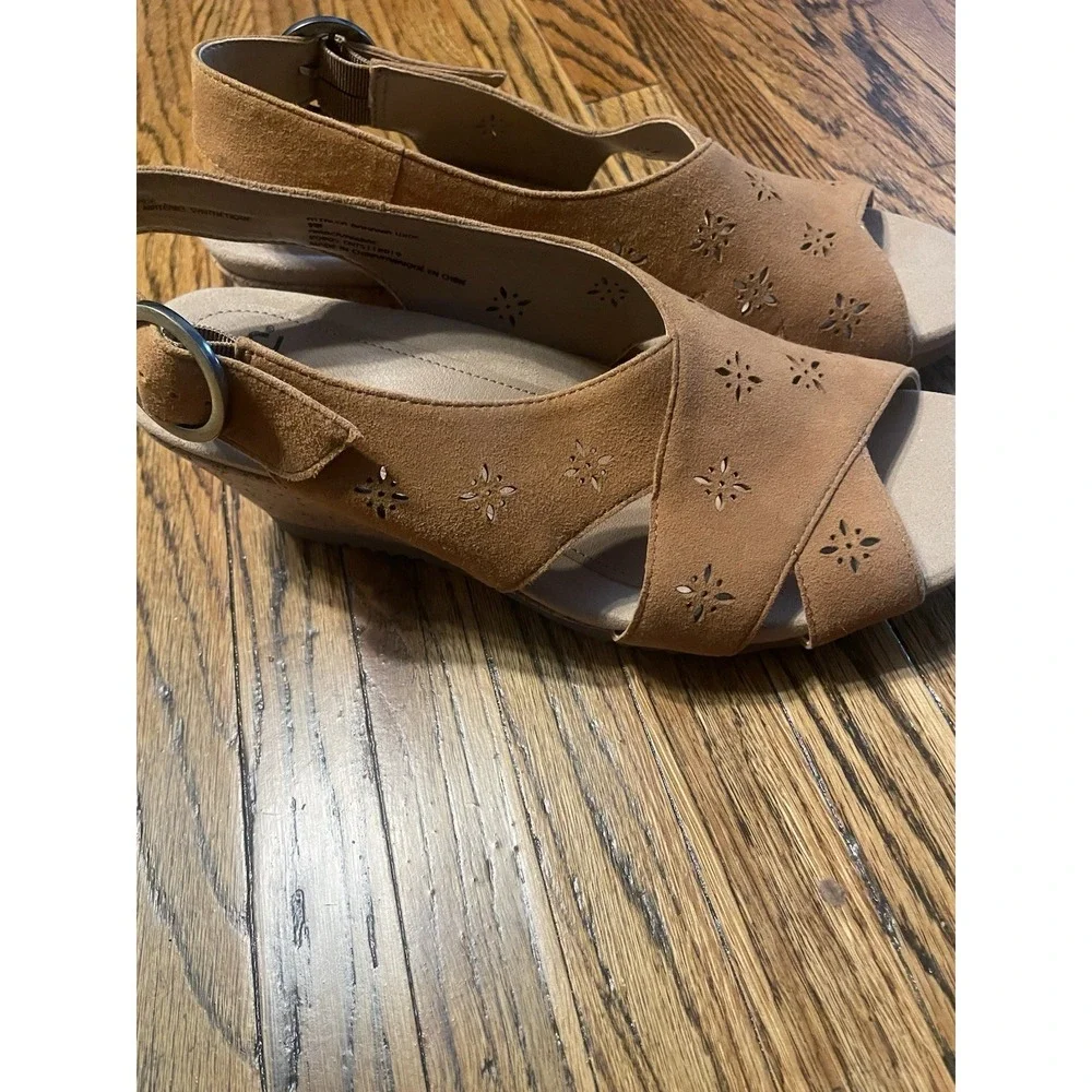 Earth Shoes Tan Suede Perforated‎ Wedge Slingback Sandals Women 8